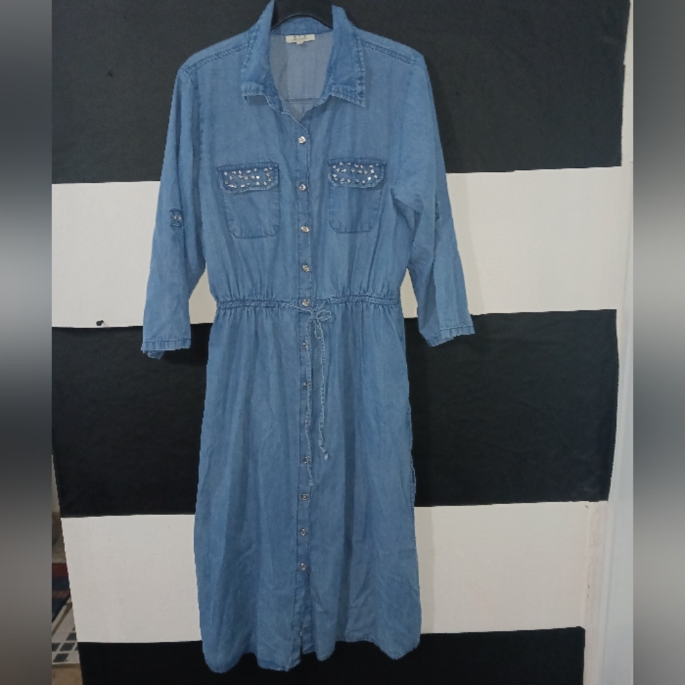 NEW MPH Collection Women buttoned Denim rhinestone bling pocket midi dress - Picture 3 of 12